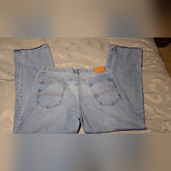 Moved To Booth - Picture 3 of 7